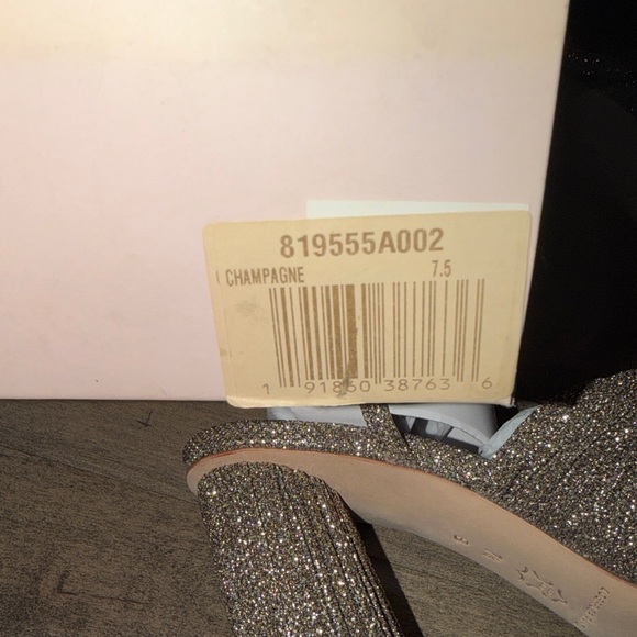 NIB LOEFFLER RANDALL CAMELLIA CHAMPAGNE PLEATED BOW ROUND HEEL - Picture 12 of 13